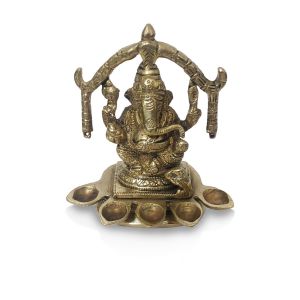 Brass Ganesha with Diyas