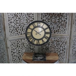 Iron Table Fun Style Clock (Gold)
