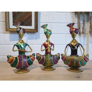 Sitting Musicians (Assorted Colours and Instruments)